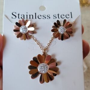 Stainless Gold Daisy Set